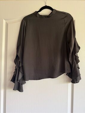 Elodie Gray Ruffle Sleeve Blouse